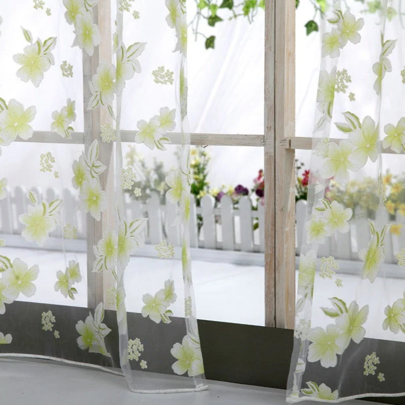 Gardine mit floralem Muster 3D-Optik