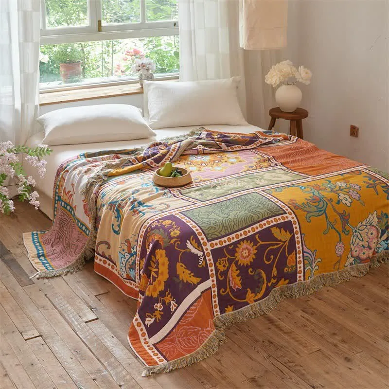 Boho-Baumwoll-Patchworkdecke mit Blumenmuster und Quasten