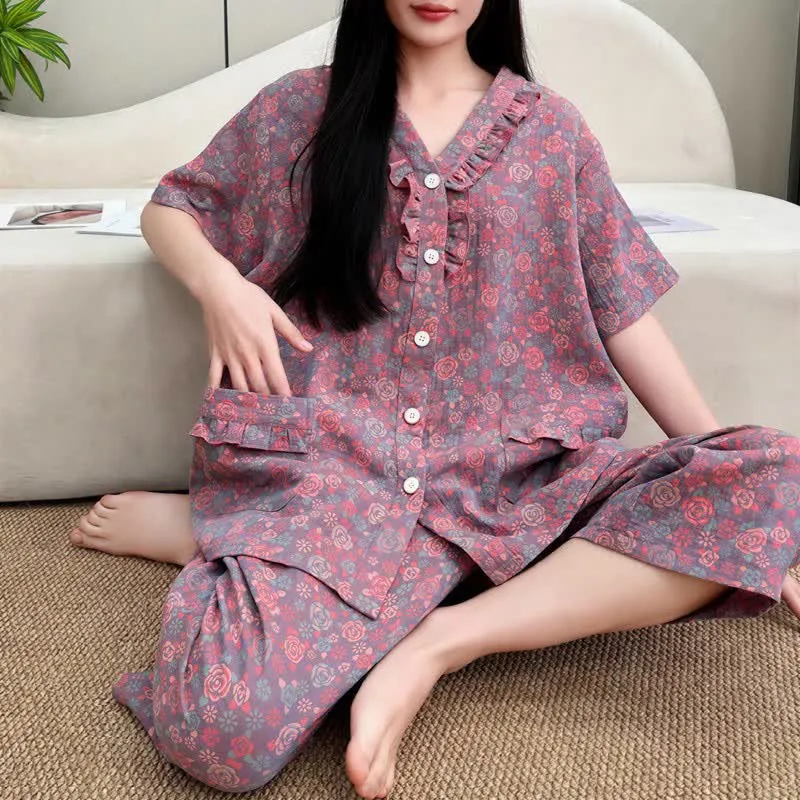 Loungewear-Set in Übergröße mit Rüschenbesatz, kurze Caprihose