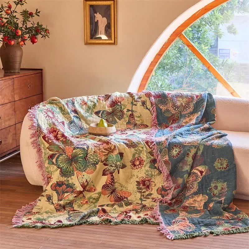 Verzauberte Tagesdecke aus Musselin mit Schmetterlings- und Blumenmuster