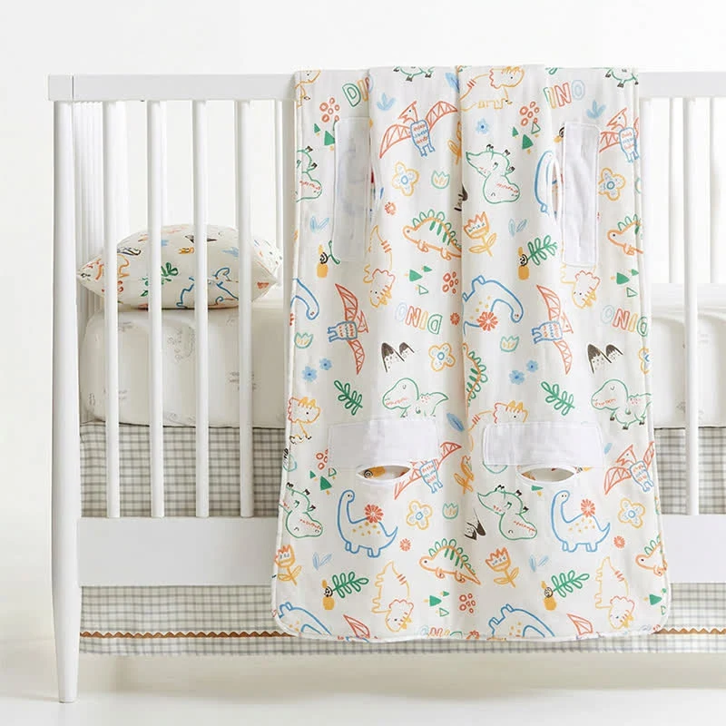 Dino Dreams Babydecke aus Baumwollgaze