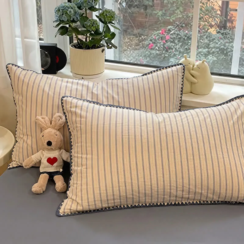 Modernes, weiches, gestreiftes Bettwäsche-Set aus Strickbaumwolle