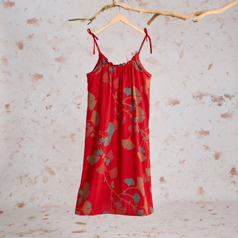 Maxikleid mit Ginkgoblatt-Schnittmuster