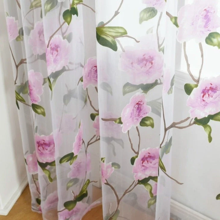 Gardine mit zartem Blumenranken-Muster