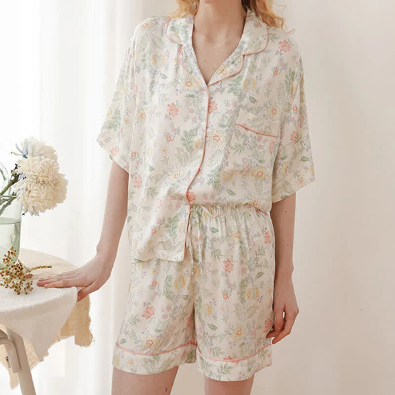 Französischer Satin-Kurzpyjama mit Blumenmuster für Sommernächte
