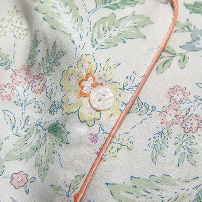 Französischer Satin-Kurzpyjama mit Blumenmuster für Sommernächte