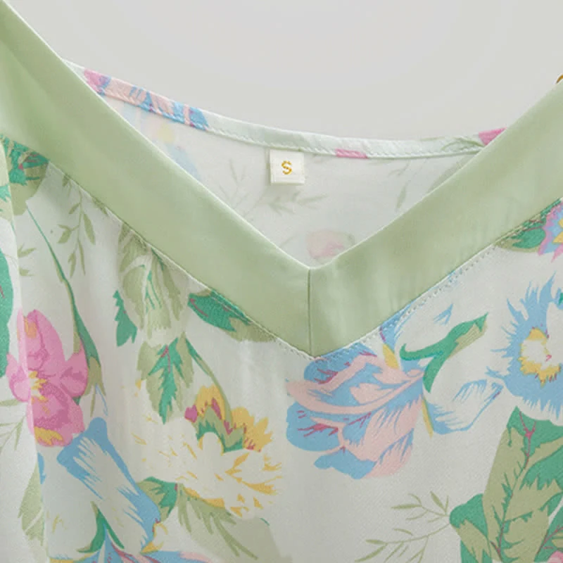 Loungewear-Set aus mintfarbenem Satin-Top und Shorts