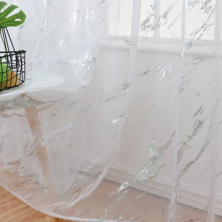 Transparente Gardine Mascaty in Marmor-Optik