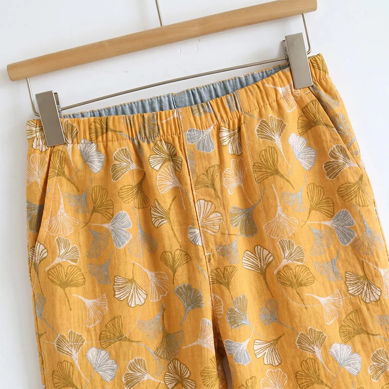 Loungewear-Set mit Ginkgoblatt-Print und Schulterbändern