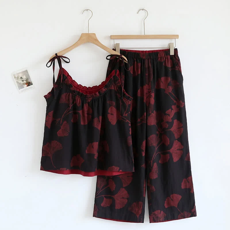Loungewear-Set mit botanischem Blattmuster: Trägertop und Hose