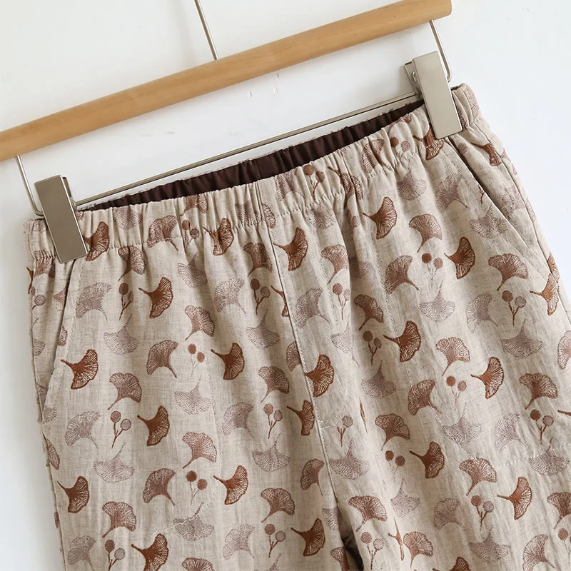 Romantisches Lounge-Set mit Blumenmuster: Trägertop und Hose