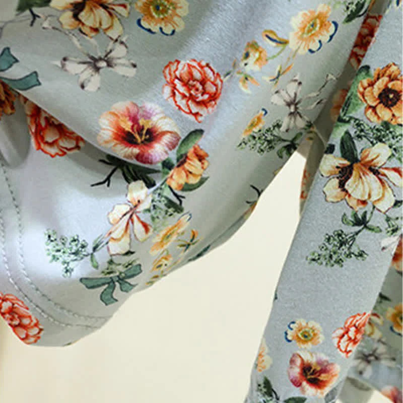 Vintage-Sommershorts mit Blumenmuster und Rüschensaum