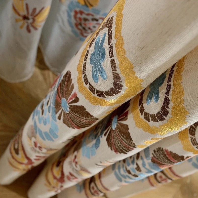Vorhang im Boho-Stil mit Bordüre