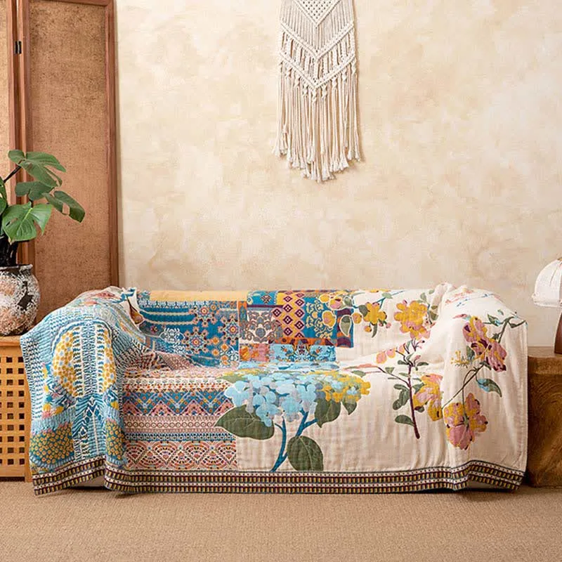 Sofadecke aus Baumwollgaze mit künstlerischem Patchwork-Blumenmuster