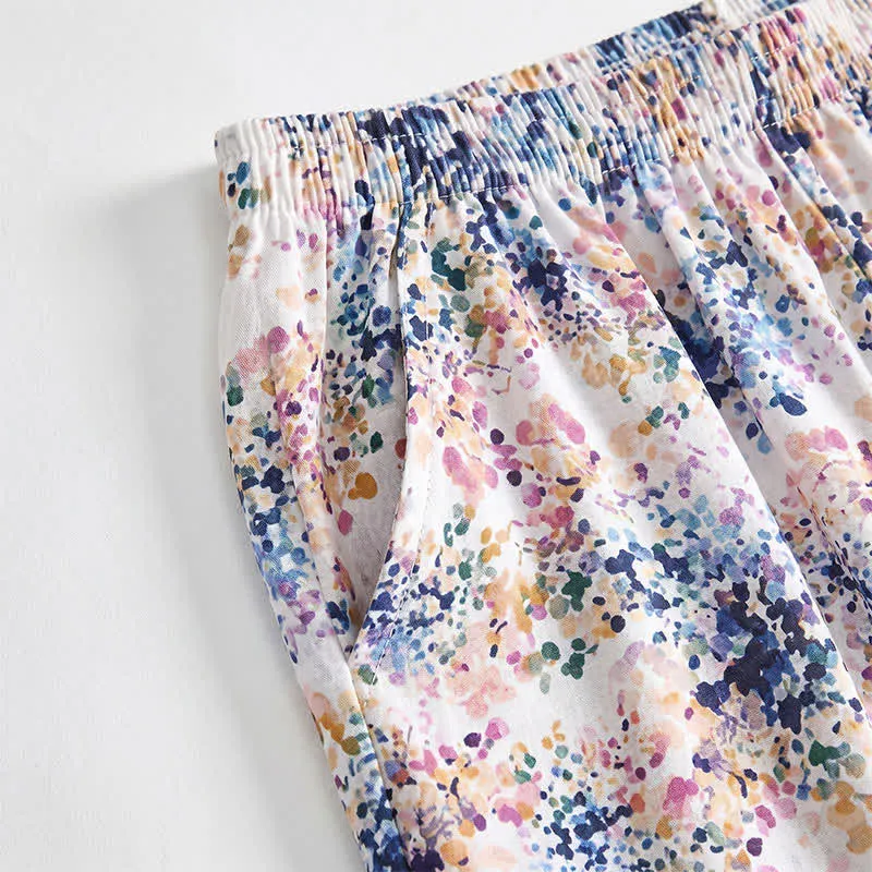 Sommerliche Lounge-Shorts aus Baumwolle mit Blumenmuster und gerafftem Bund