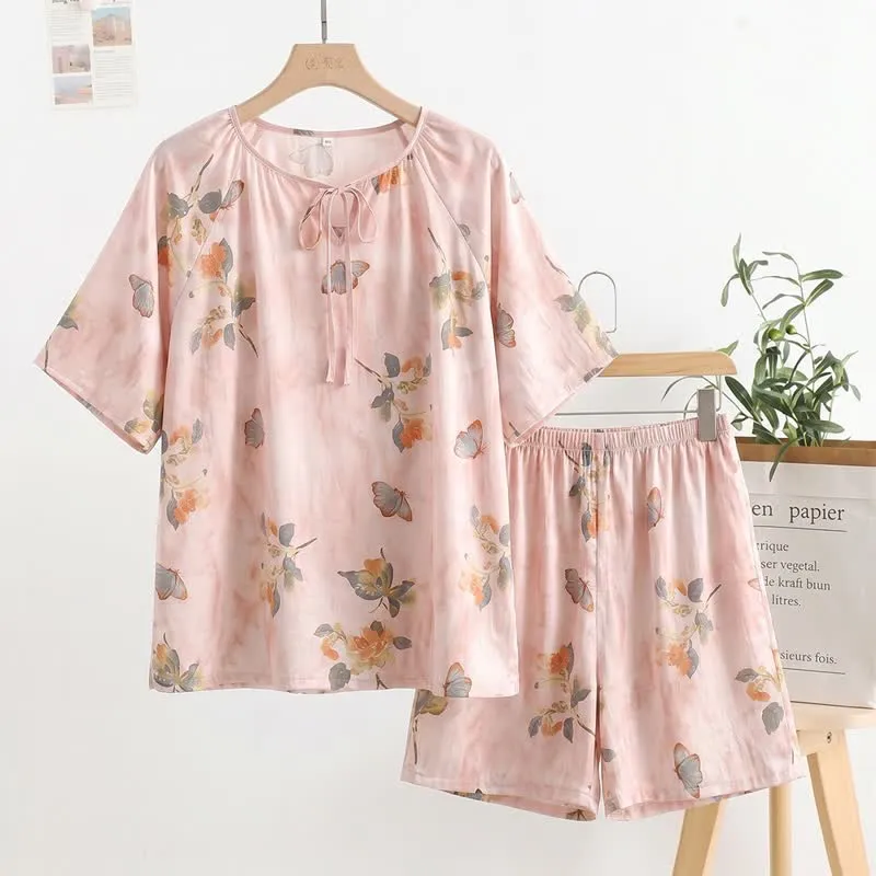 Loungewear-Set mit Blumen- und Schmetterlingsmotiven und Bindekragen