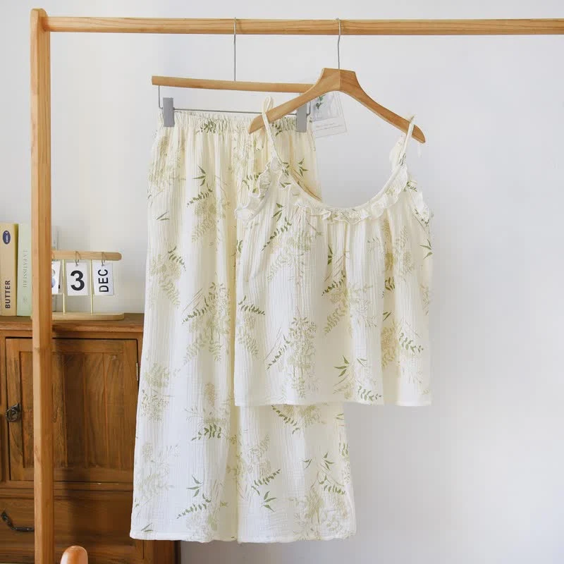Baumwoll-Cami-Pyjama mit Rüschen und botanischem Blattmuster