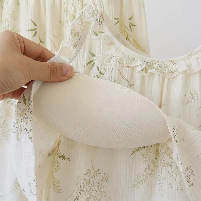 Baumwoll-Cami-Pyjama mit Rüschen und botanischem Blattmuster