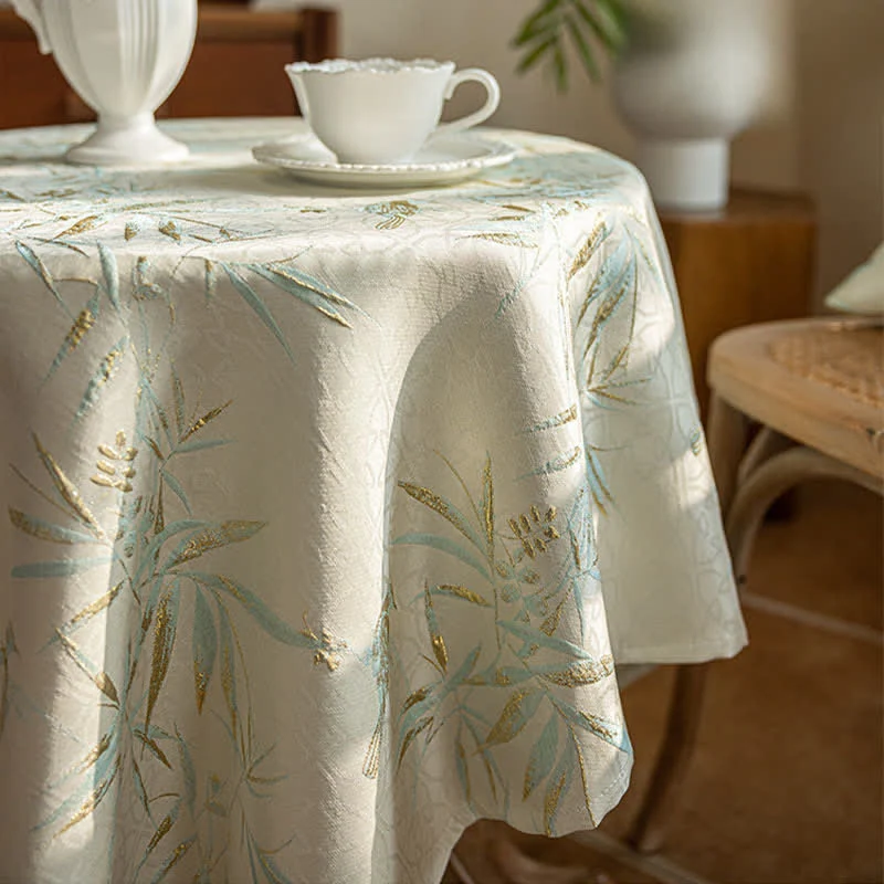 Elegante Tischdecke mit Bambusblattquasten