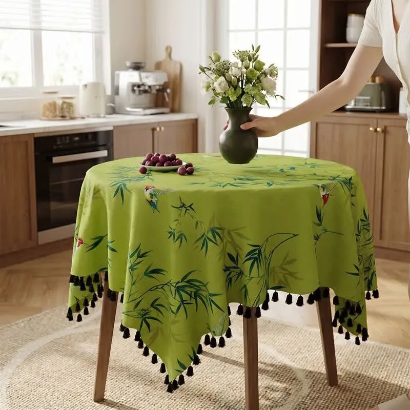 Tischdecke mit grünem Bambusvogel-Quastenmuster