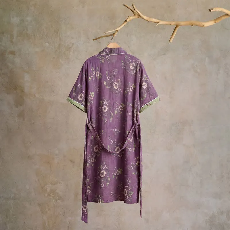 Vintage Kimono-Bademantel aus Baumwolle, lila mit Blumenmuster