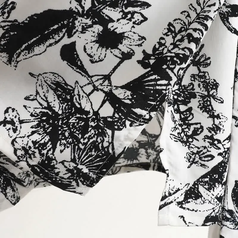 Pyjama-Set mit monochromem botanischem Muster