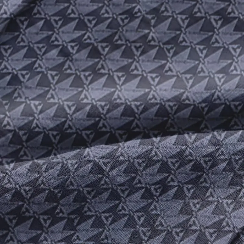 Loungewear-Set mit marineblauem geometrischem Muster