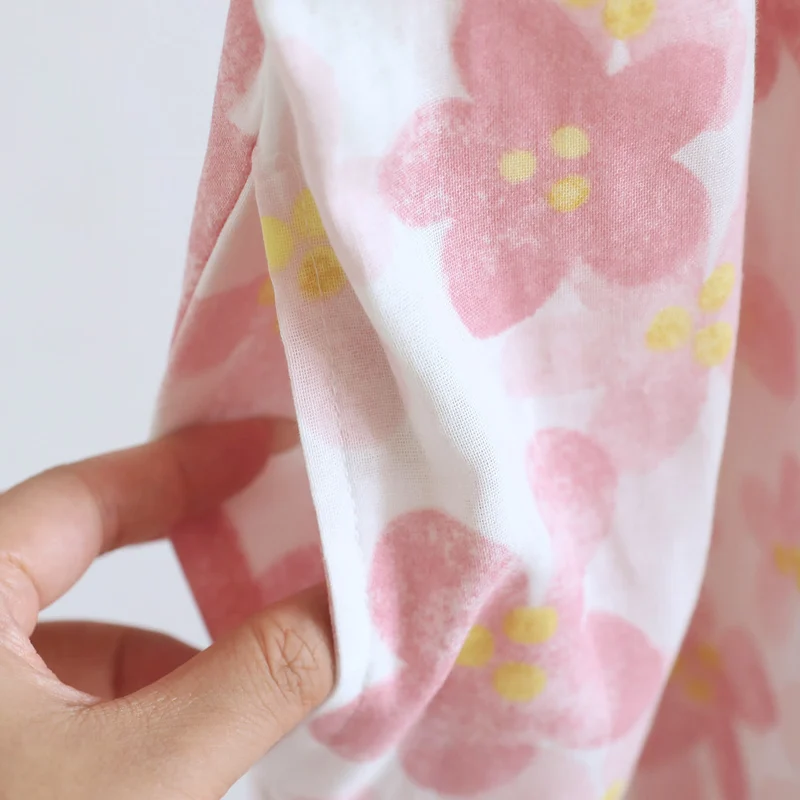 Sakura Blumenmuster Kimono-Nachthemd aus Baumwollgaze