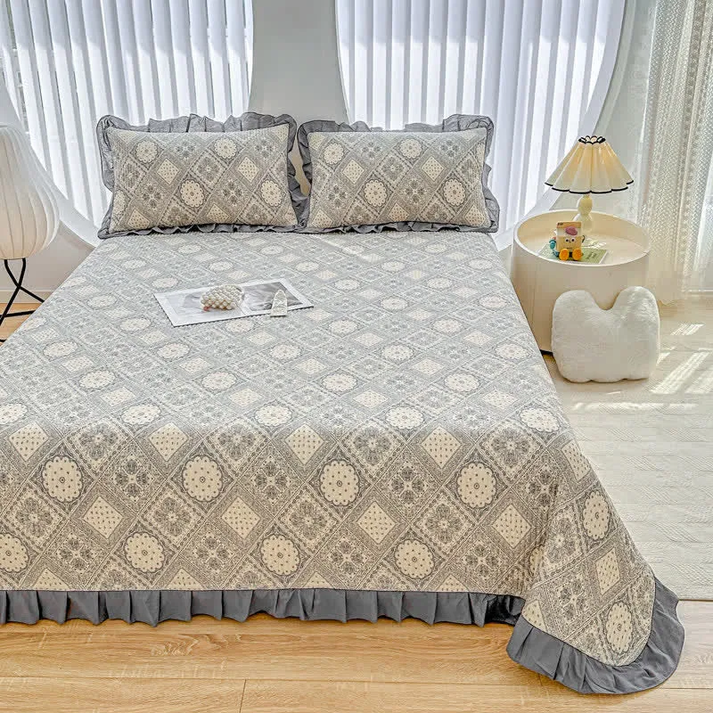 Rüschen-Tagesdecke aus Baumwollköper mit geometrischem Muster im Vintage-Stil