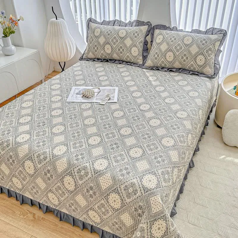 Rüschen-Tagesdecke aus Baumwollköper mit geometrischem Muster im Vintage-Stil