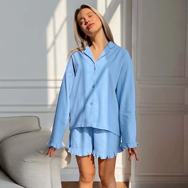 Damenpyjama aus einfarbiger Baumwolle mit Rüschenbesatz