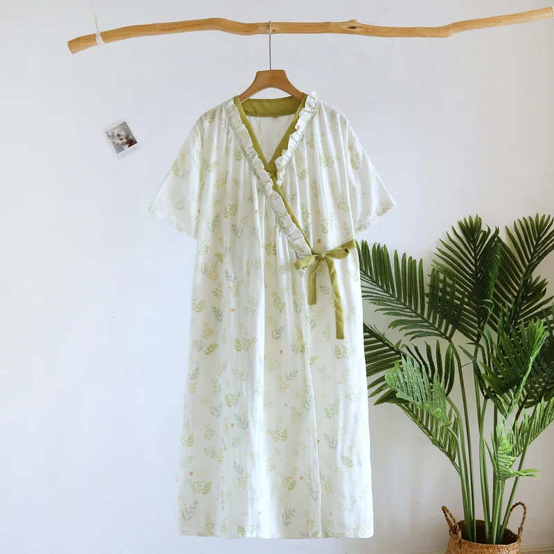 Yukata-Kleid aus Baumwollgaze mit Waldherbarium