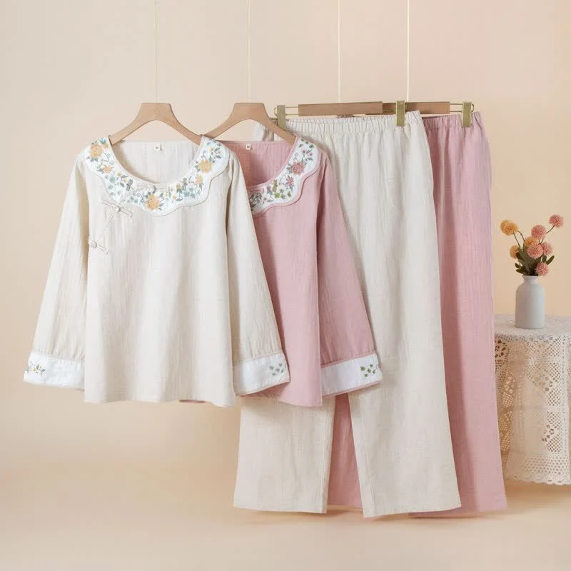 Damenpyjama aus Baumwoll-Leinen-Mischgewebe mit Blumenstickerei