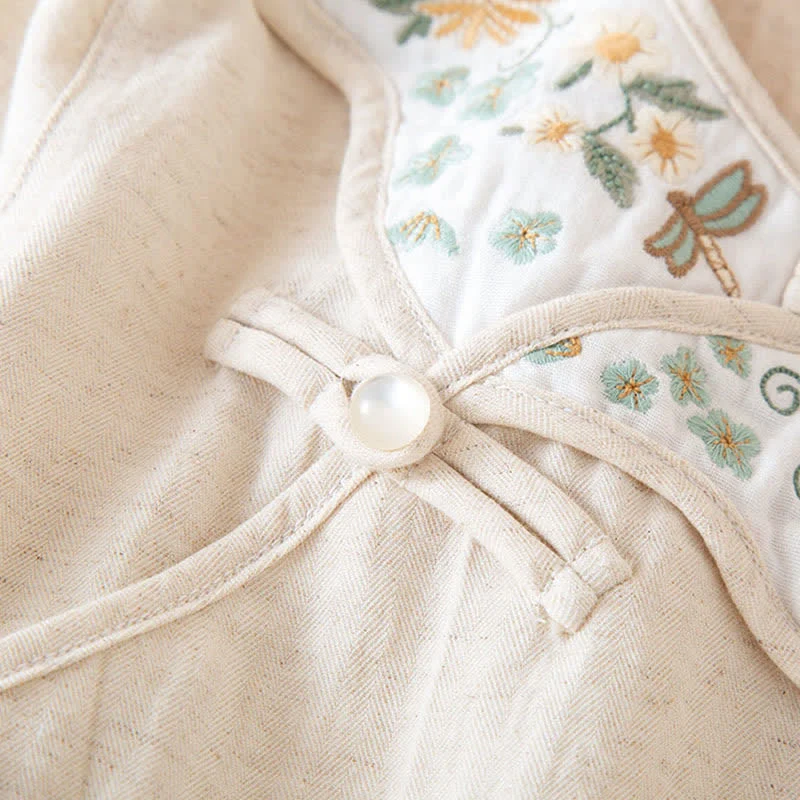 Damenpyjama aus Baumwoll-Leinen-Mischgewebe mit Blumenstickerei