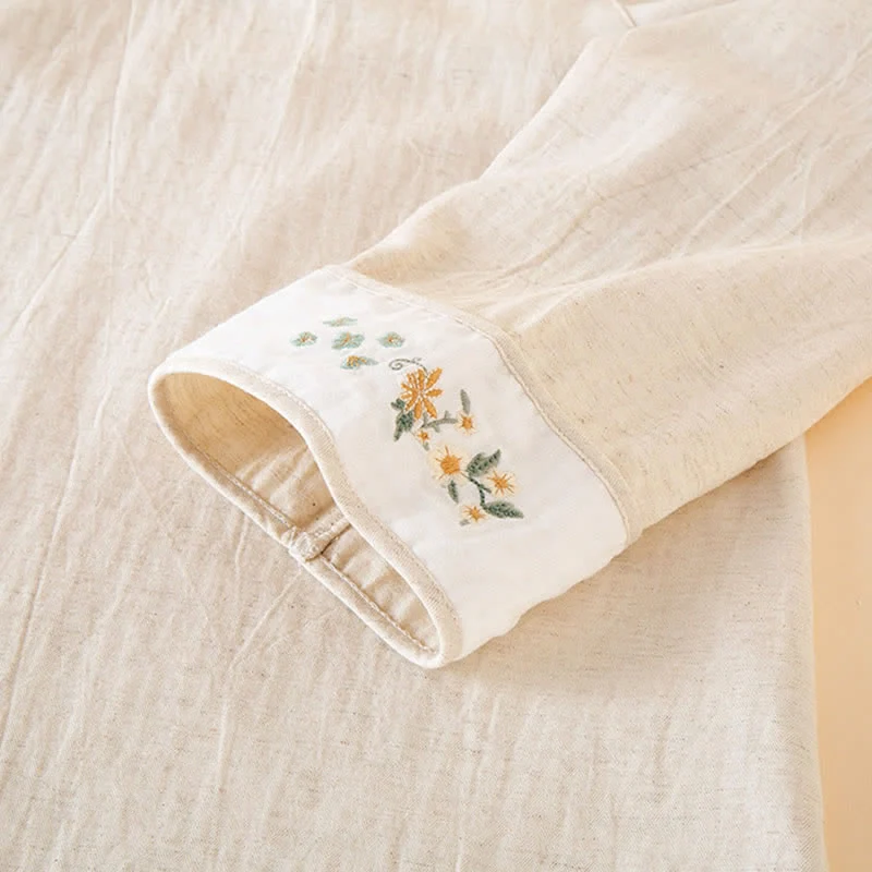Damenpyjama aus Baumwoll-Leinen-Mischgewebe mit Blumenstickerei