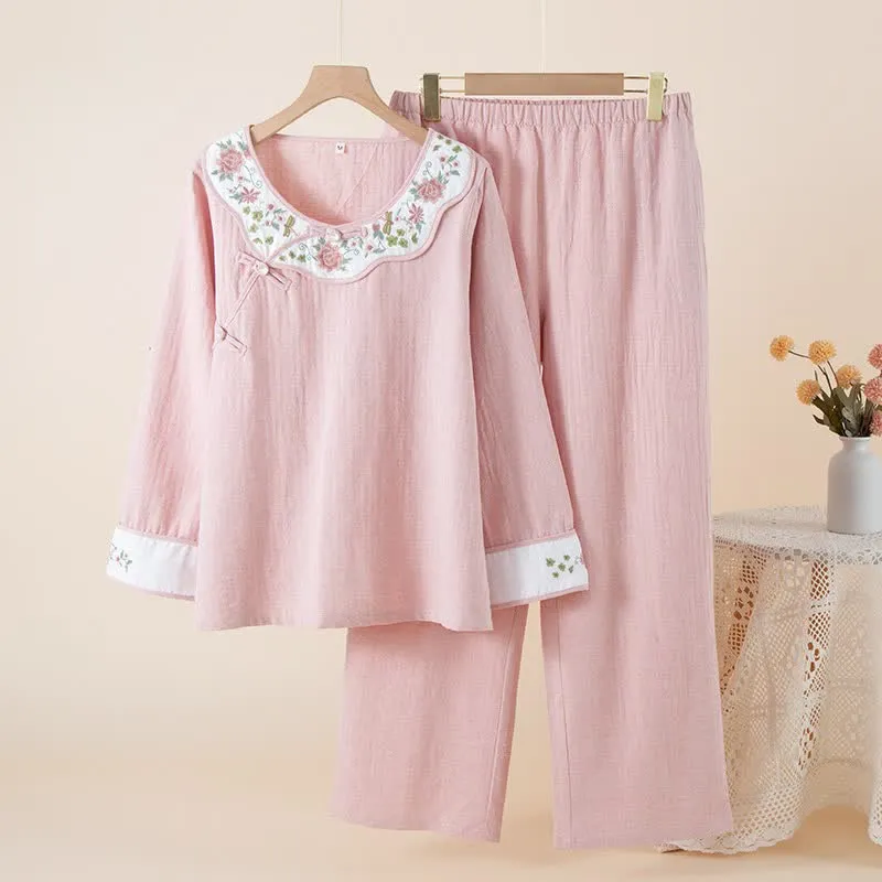 Damenpyjama aus Baumwoll-Leinen-Mischgewebe mit Blumenstickerei
