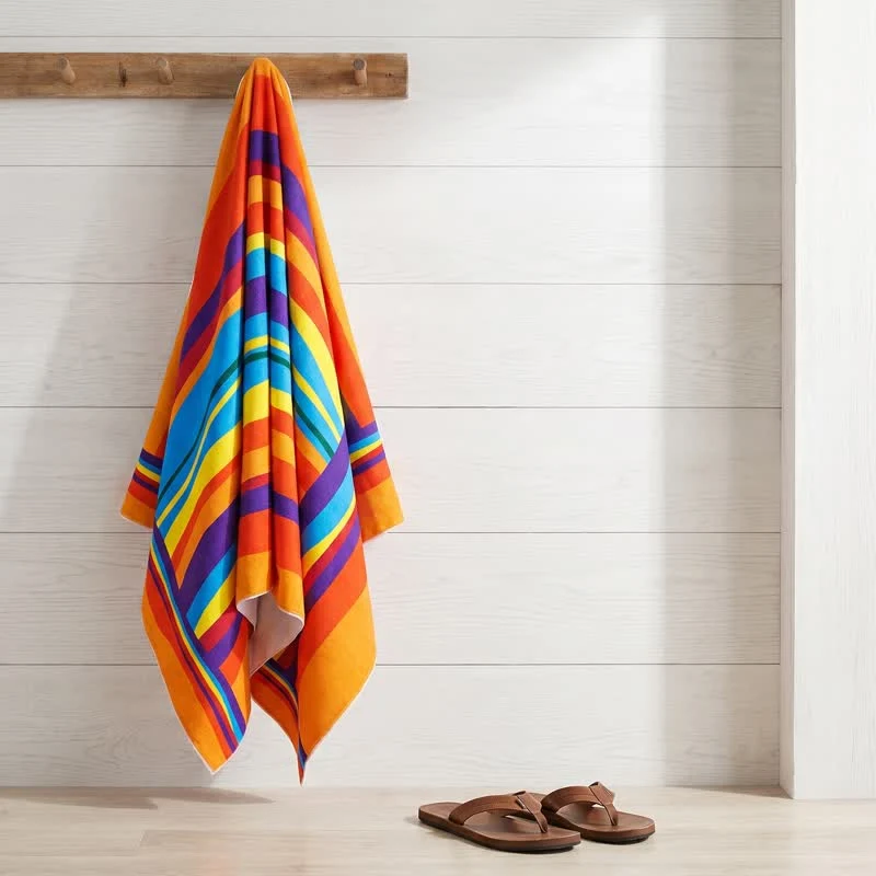 Strandtuch aus Mikrofaser mit Regenbogenstreifen