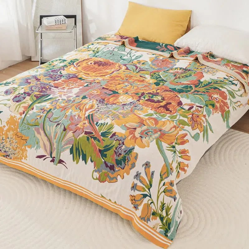 Boho-Baumwoll-Steppdecke mit blühendem Blumenmuster