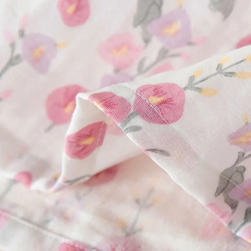 Nachtkleid aus Baumwolle in pastoralem Rosa mit Blumenmuster