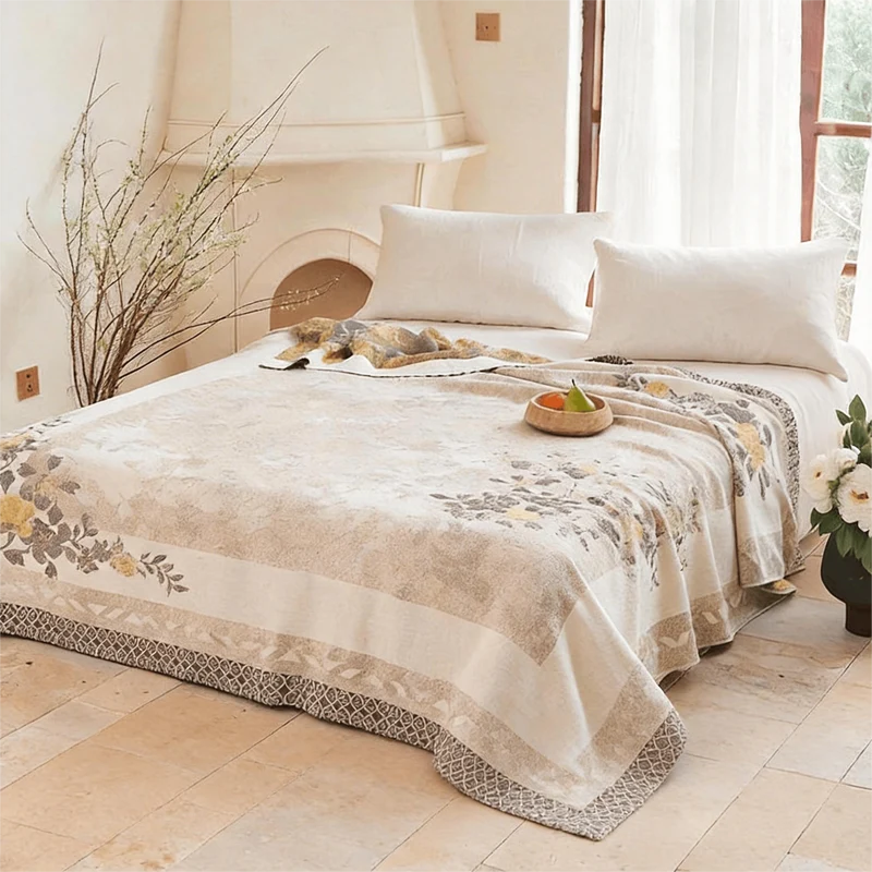 Wende-Steppdecke aus Gaze mit orientalischem Pfingstrosenmuster und Jacquard-Print
