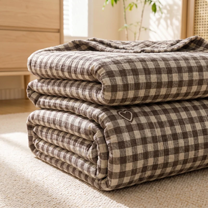 Vintage-Baumwollgaze-Steppdecke mit Schachbrettmuster und Herzmuster
