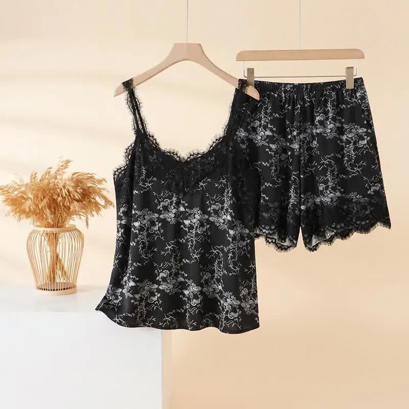 Schwarzes Lounge-Set mit Camisole-Oberteil und Blumenmuster