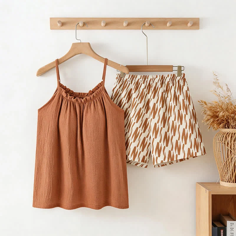 Pyjama-Set mit Camisole und abstrakt gestreiften Shorts