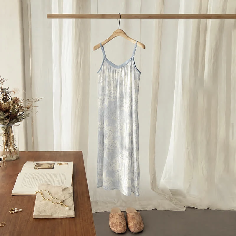 Lavendelfarbenes, ärmelloses Loungekleid mit V-Ausschnitt