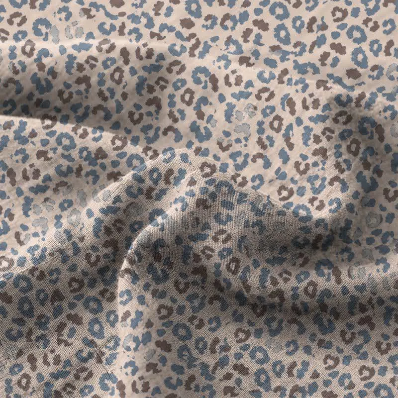Tagesdecke aus doppellagigem Baumwollgaze mit Leopardenmuster