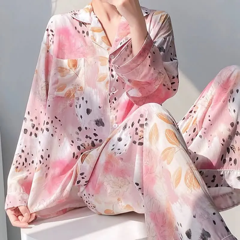 Pyjama-Set mit Blumen- und Leopardenmuster