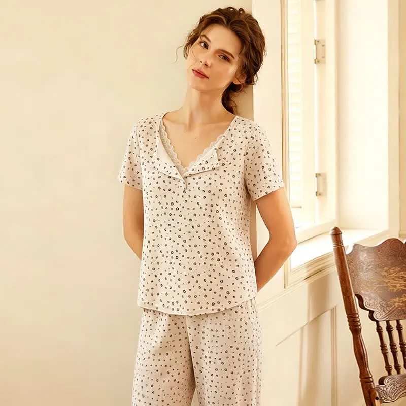 Pyjama mit weichem Leopardenmuster und Spitzenbesatz