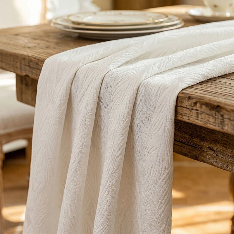 Tischdecke mit Blattmuster und Jacquard-Design