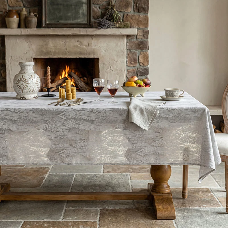 Tischdecke mit Blattmuster und Jacquard-Design