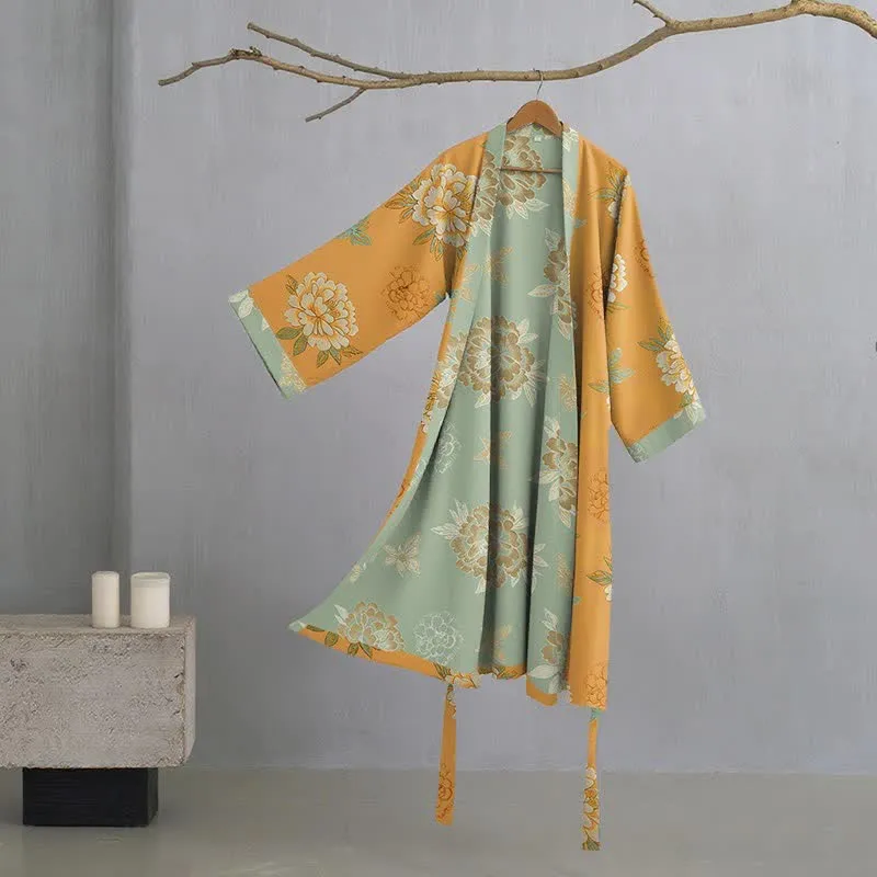 Kimono-Bademantel aus Baumwollgaze mit gelber Pfingstrose